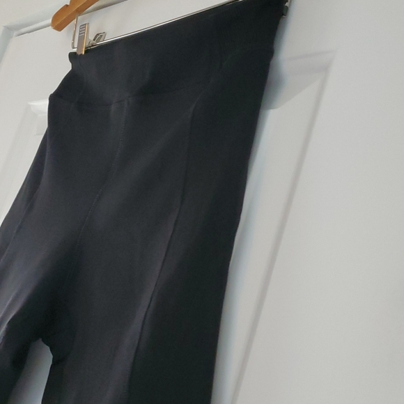 IVY PARK black capri workout/yoga legging! - Picture 4 of 9